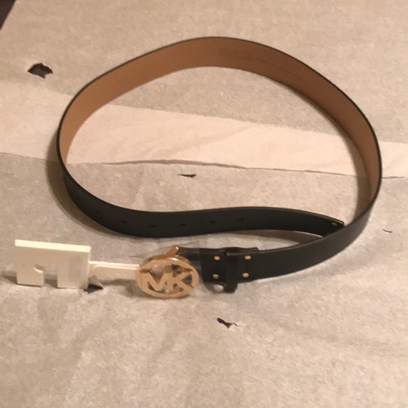 Michael Kors Logo Belt - Picture 3 of 4